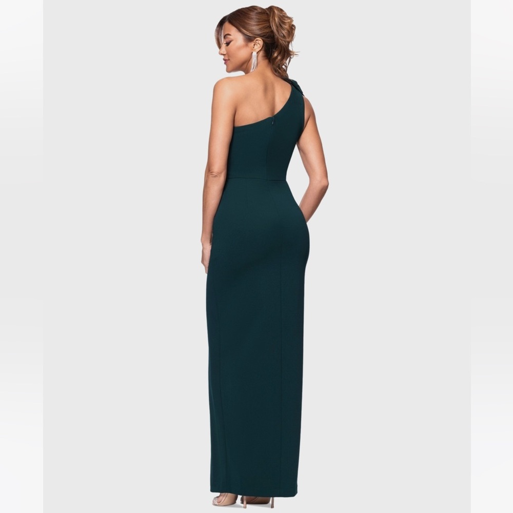 NWT Xscape Flower Side-Slit Dress